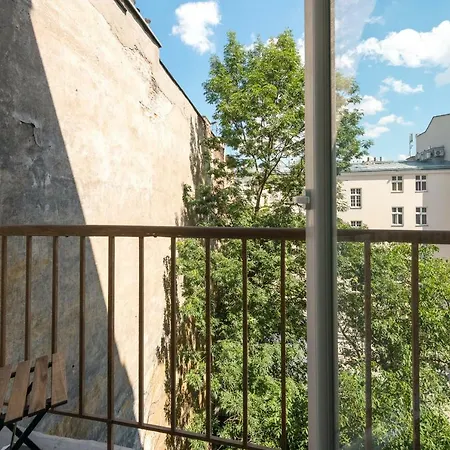 Classic In The City Center Old Town / View 4th Floor Lift